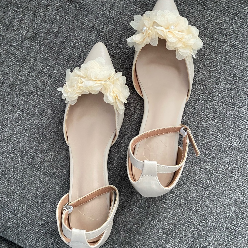 Elegant Cream Floral Women's Shoes